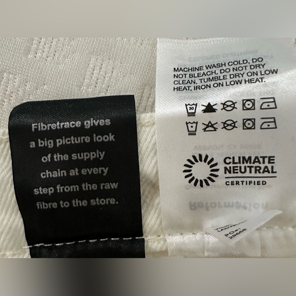 Reformation Ladybugs High Rise Straight Jeans size 28
NWT - Picture 10 of 16